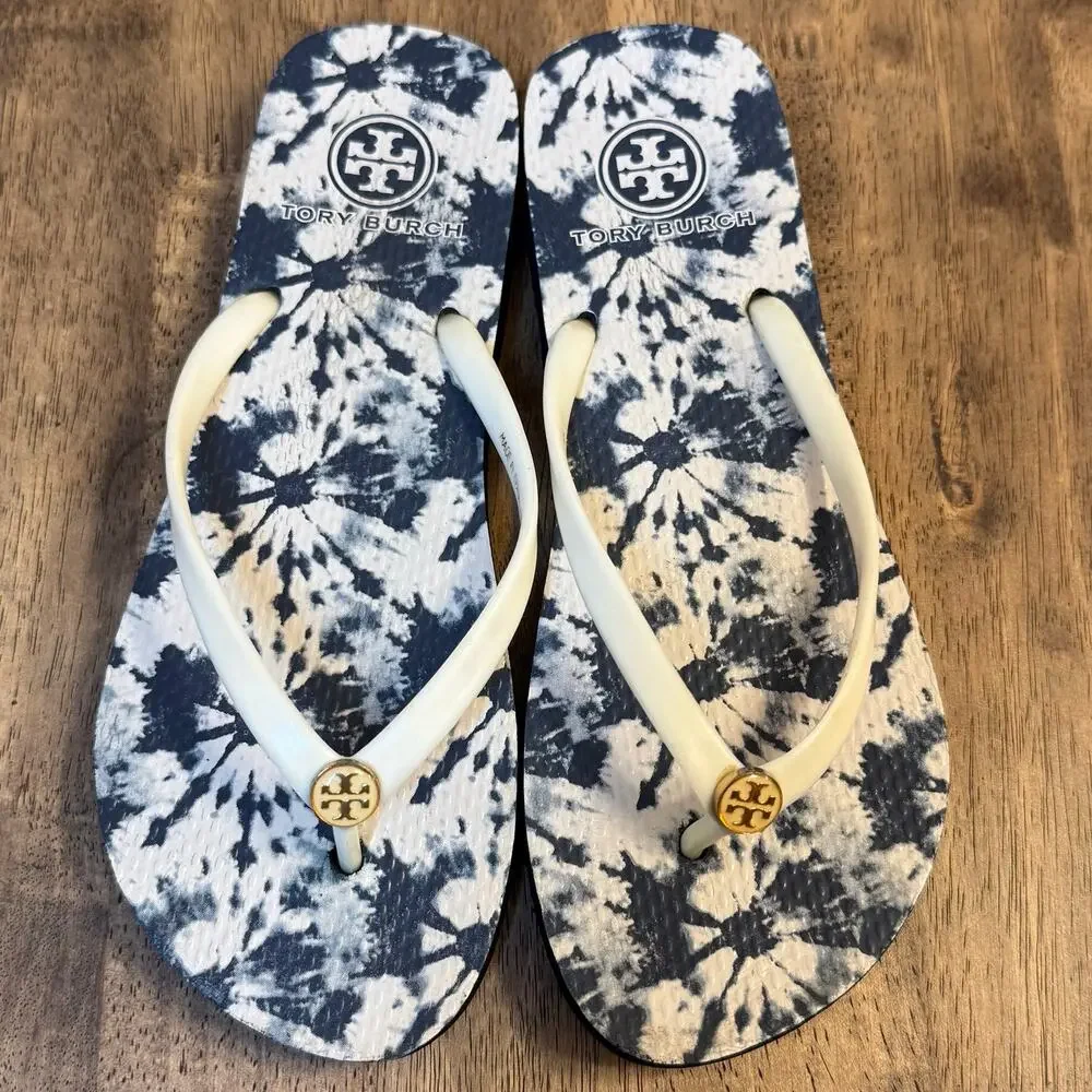 Tory Burch Flip Flop Gold Logo Medallion Tie Dye Thong Sandal Blue Women’s 9